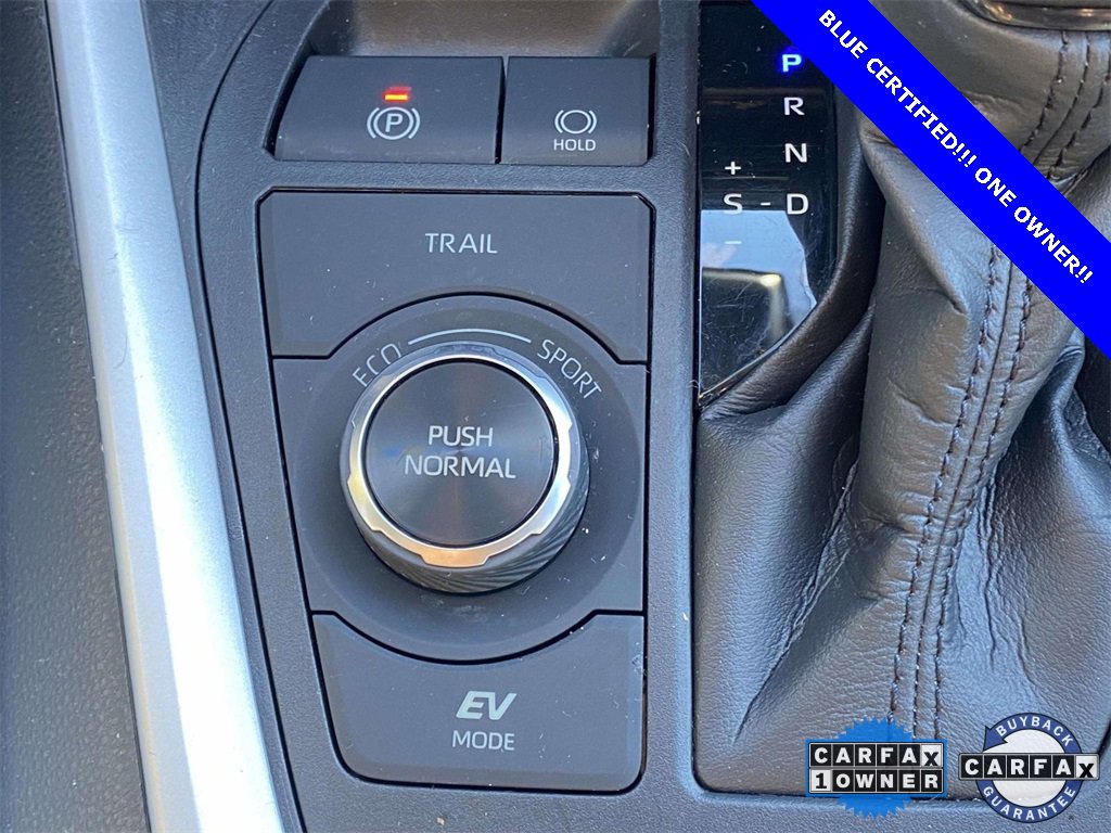 Used 2021 Toyota RAV4 LE image 29