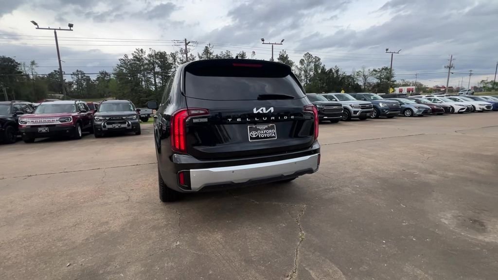 Used 2024 Kia Telluride LX image 5