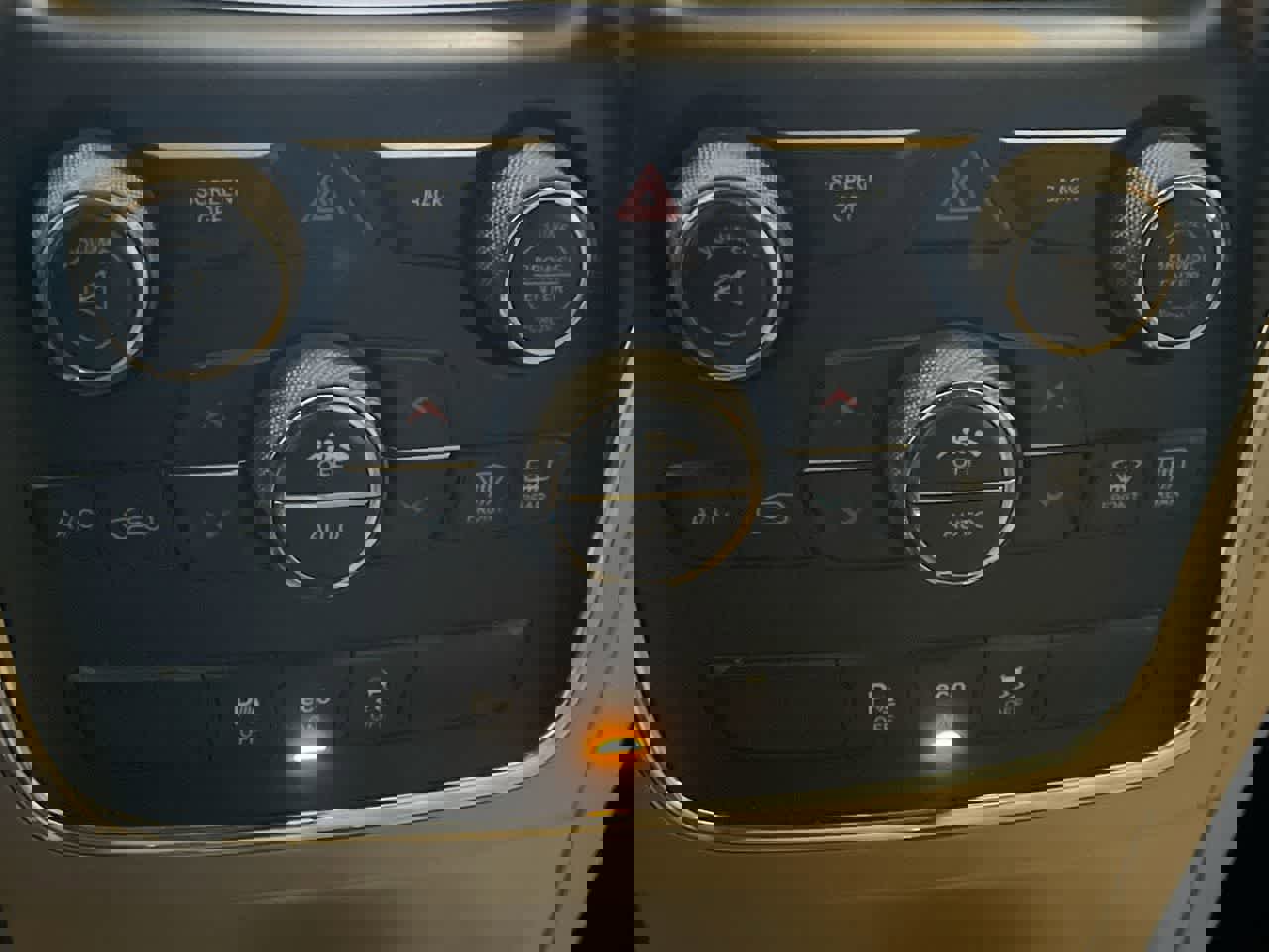 Used 2014 Jeep Grand Cherokee Limited image 19