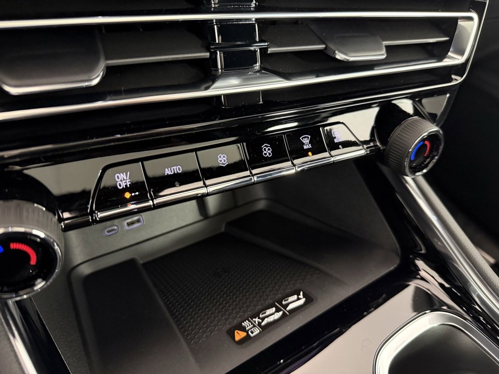 New 2026 Chevrolet Traverse LT w/ Sun and Wheel Package image 23