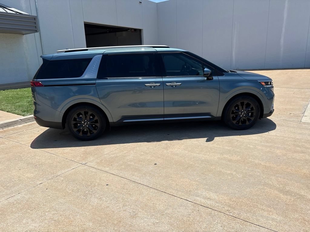 Used 2023 Kia Carnival SX FWD image 3