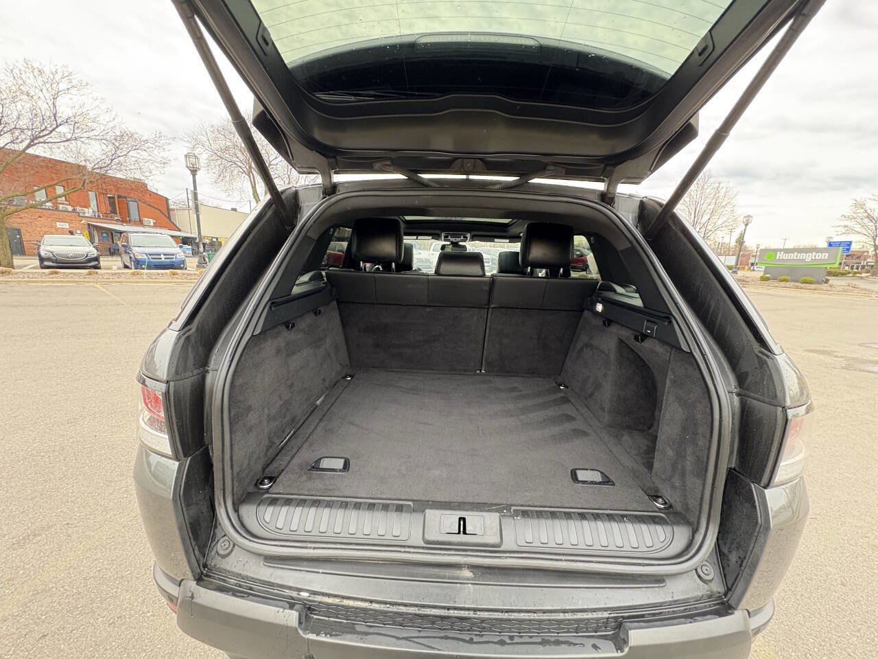 Used 2014 Land Rover Range Rover Sport HSE image 29