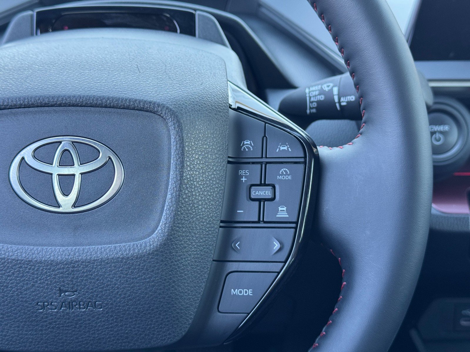 Used 2025 Toyota Prius Plug-In Hybrid XSE FWD image 20