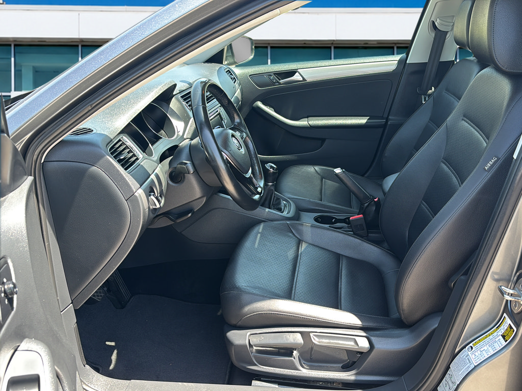 Used 2017 Volkswagen Jetta SE FWD image 9