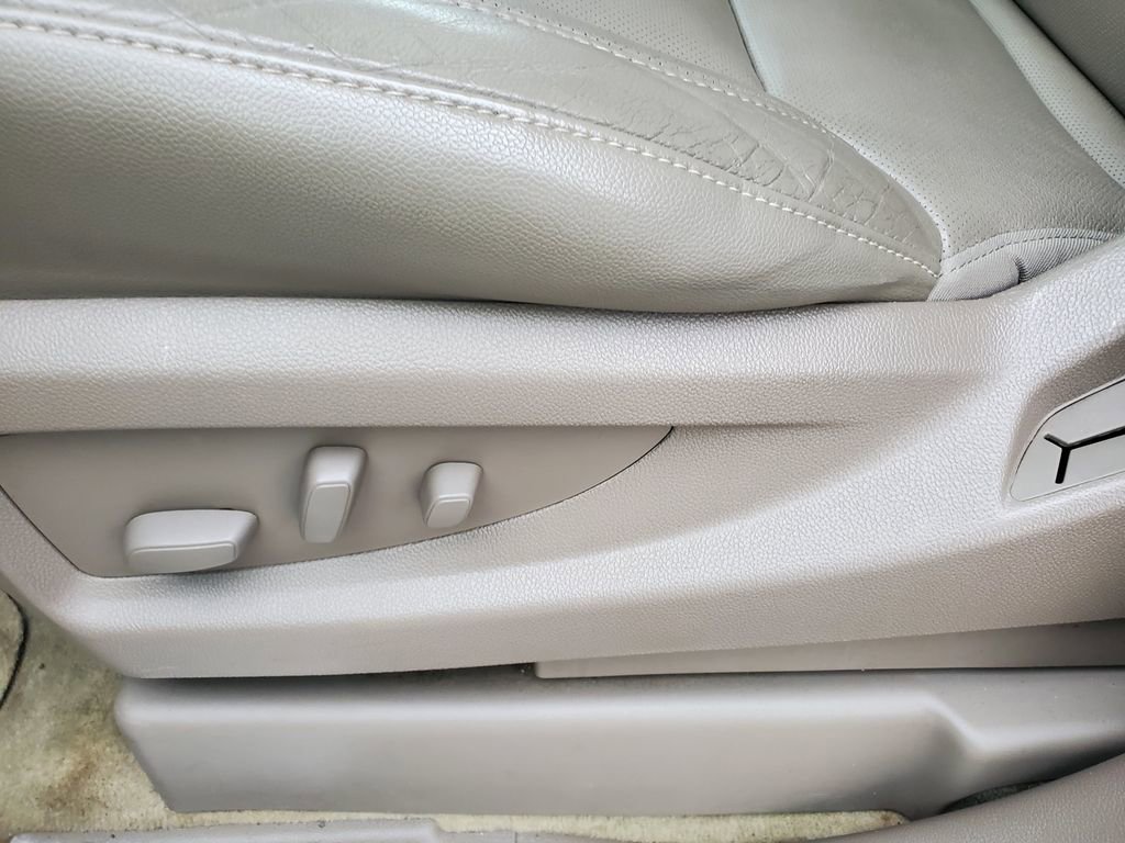 Used 2016 Chevrolet Suburban LTZ image 15