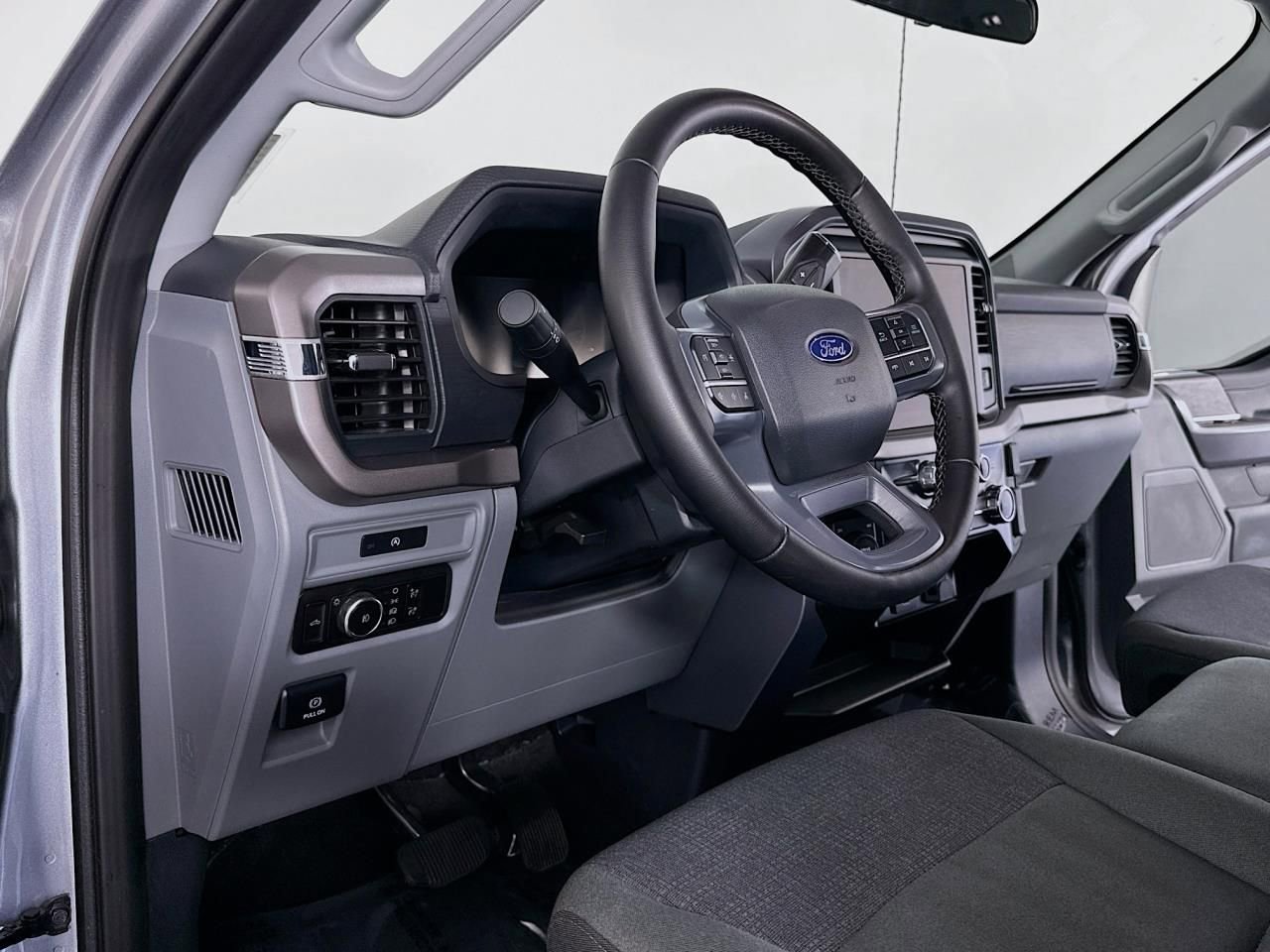 Used 2025 Ford F150 XLT w/ Equipment Group 301A Standard image 10