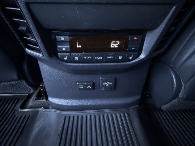 Used 2023 Toyota Sequoia Capstone AWD/4WD image 31