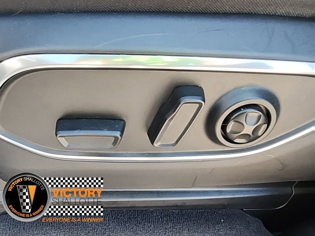 Certified 2024 Jeep Wagoneer Series II w/ Flexible Seating Group image 17