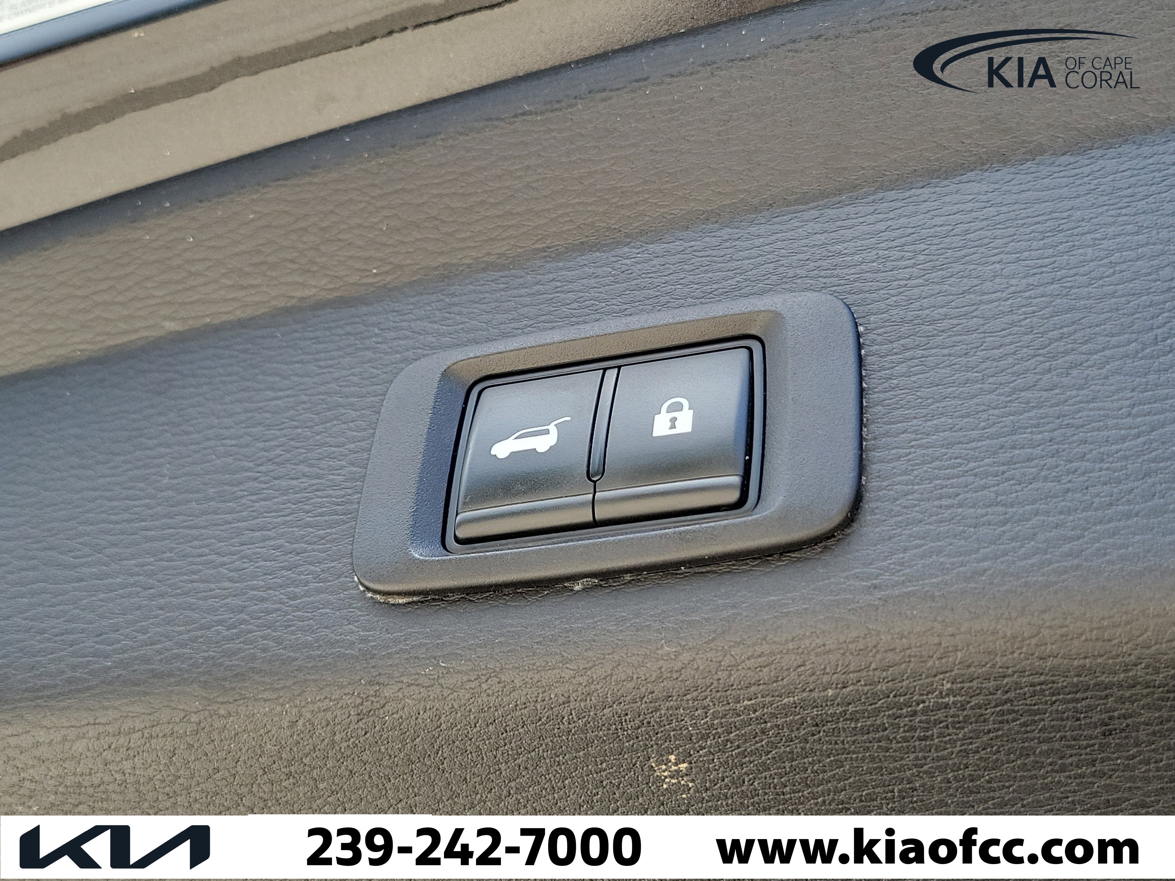 Used 2024 Mitsubishi Outlander SE Black Edition FWD image 14