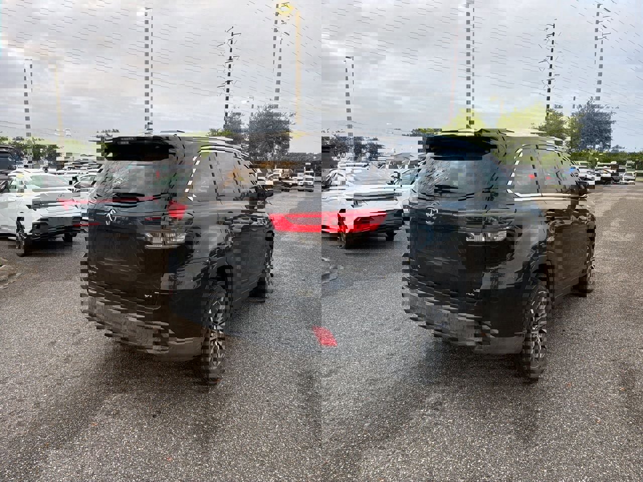 Used 2019 Toyota Highlander XLE image 5