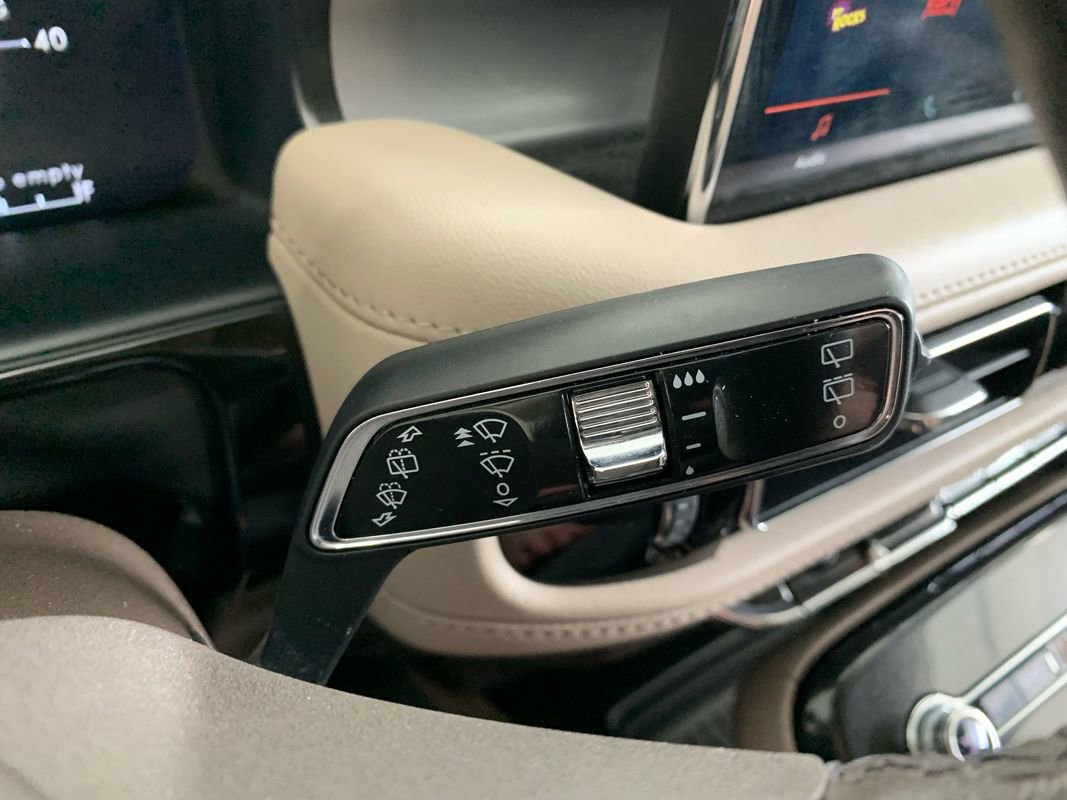 Used 2023 Lincoln Nautilus AWD image 36
