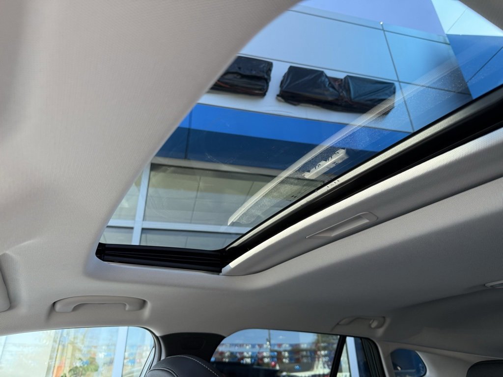 New 2026 Chevrolet Trax LT w/ Sunroof Package image 14