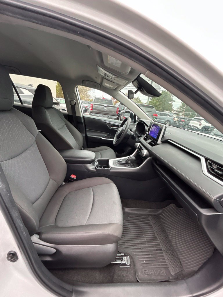 Used 2024 Toyota RAV4 XLE AWD/4WD image 22