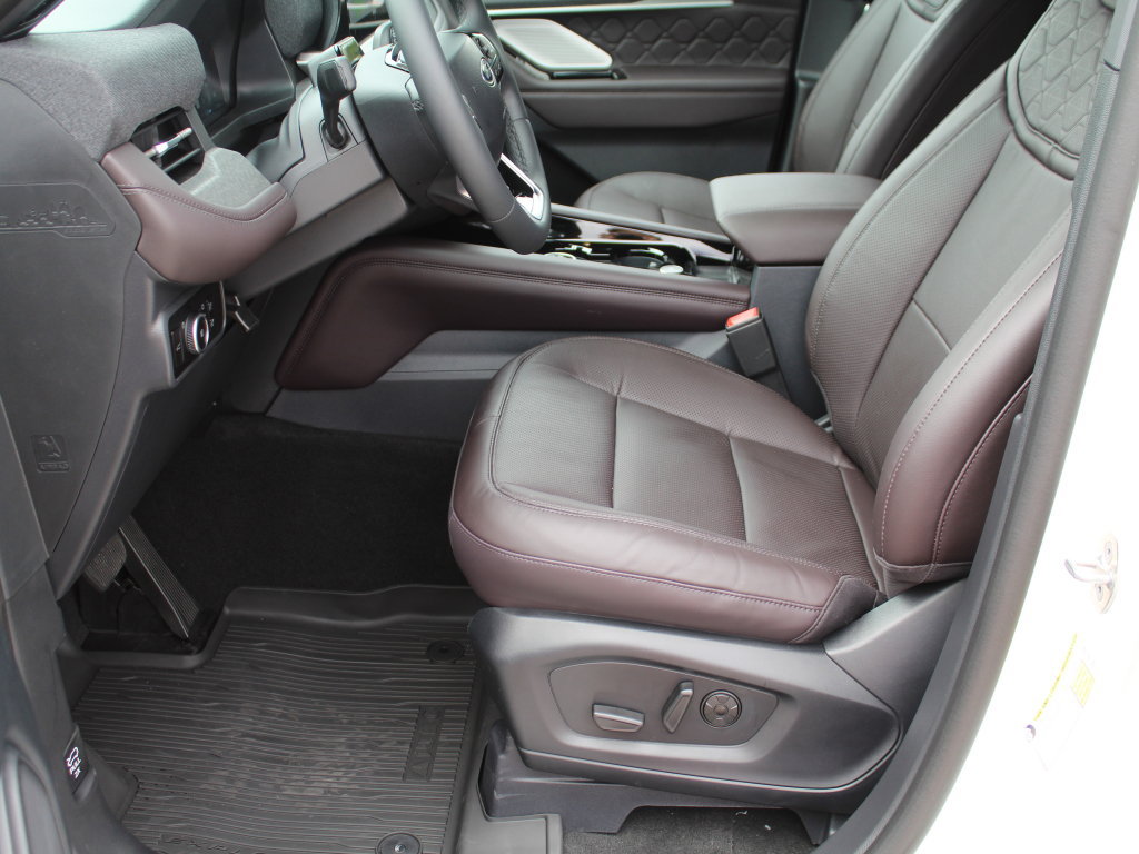 New 2026 Ford Explorer Platinum w/ LUX Leather Package AWD/4WD image 13
