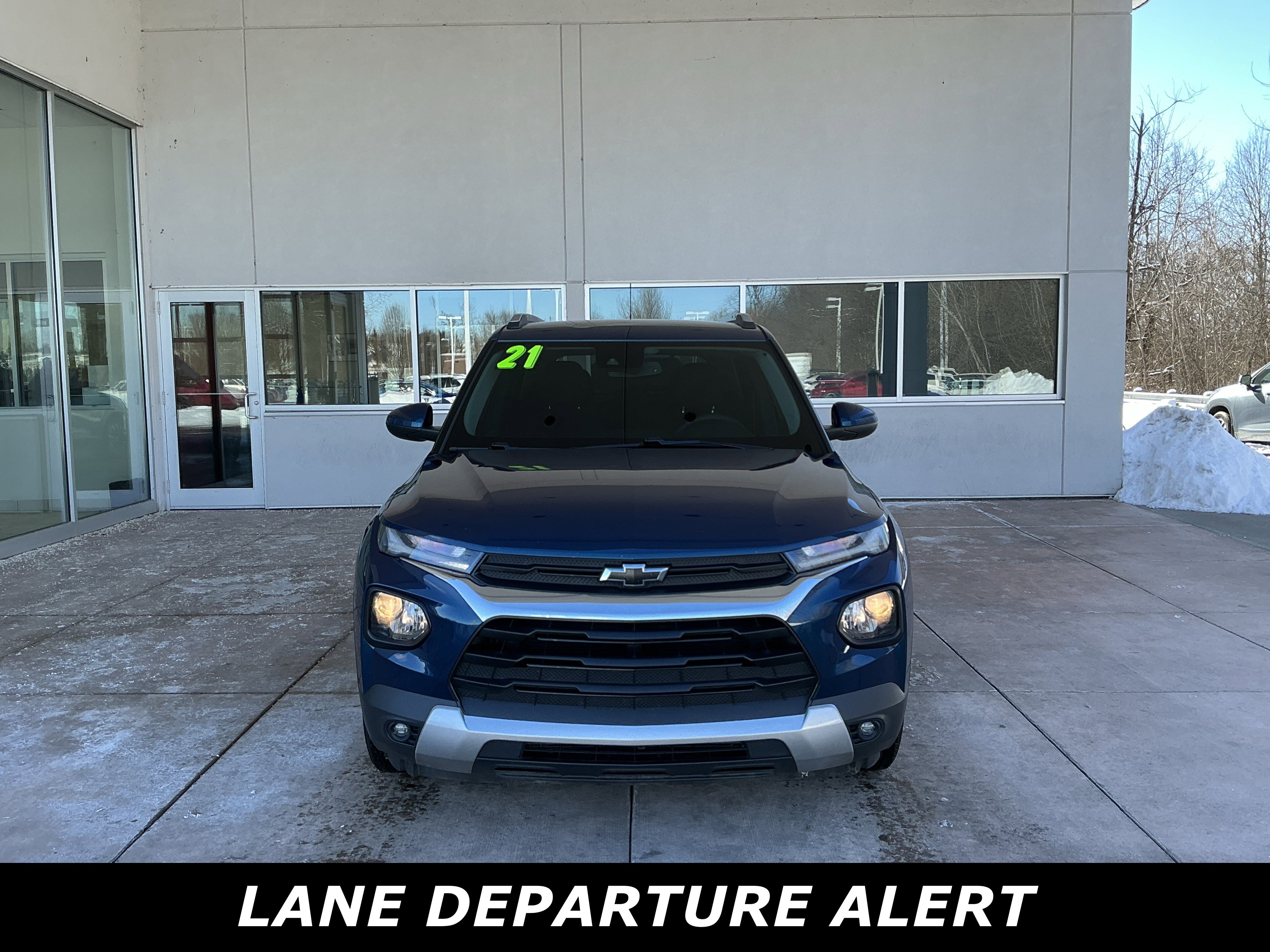 Used 2021 Chevrolet TrailBlazer LT w/ Convenience Package image 2
