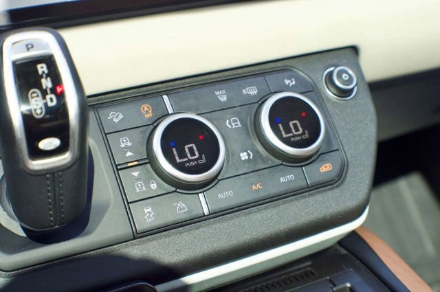 Used 2022 Land Rover Defender 90 S image 35