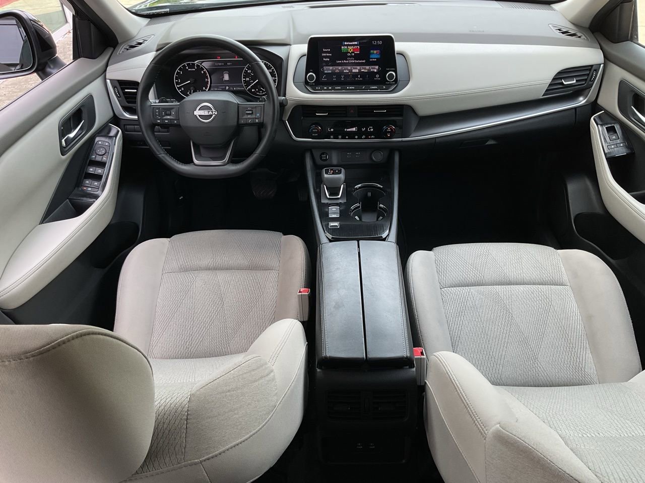 Used 2025 Nissan Rogue SV FWD image 20