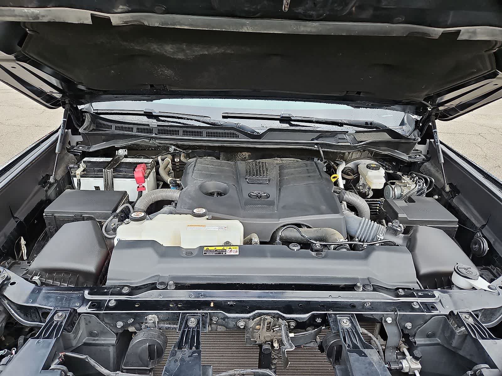 Used 2022 Toyota Tundra SR5 AWD/4WD image 34