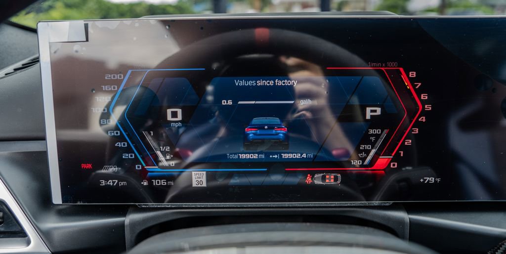 Used 2025 BMW M4 Competition w/ Executive Package RWD image 10