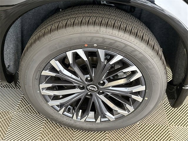 New 2026 Nissan Rogue Platinum image 4