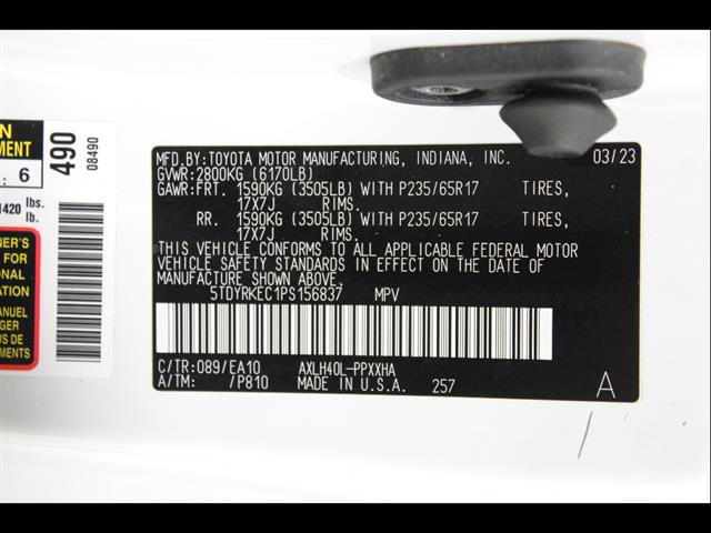 Used 2023 Toyota Sienna XLE FWD image 22