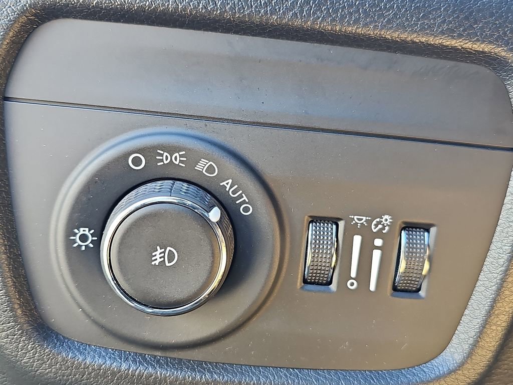 Certified 2022 Jeep Grand Cherokee Summit w/ Adv Protech Group IV image 27