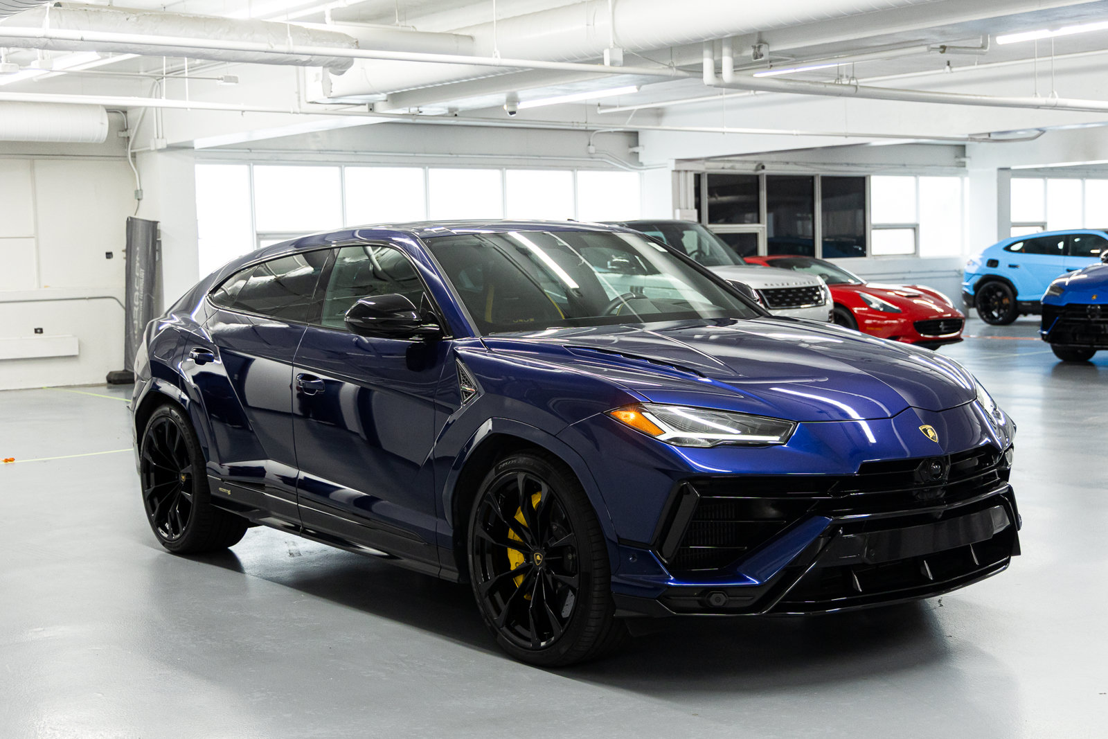 Used 2024 Lamborghini Urus S AWD/4WD image 9