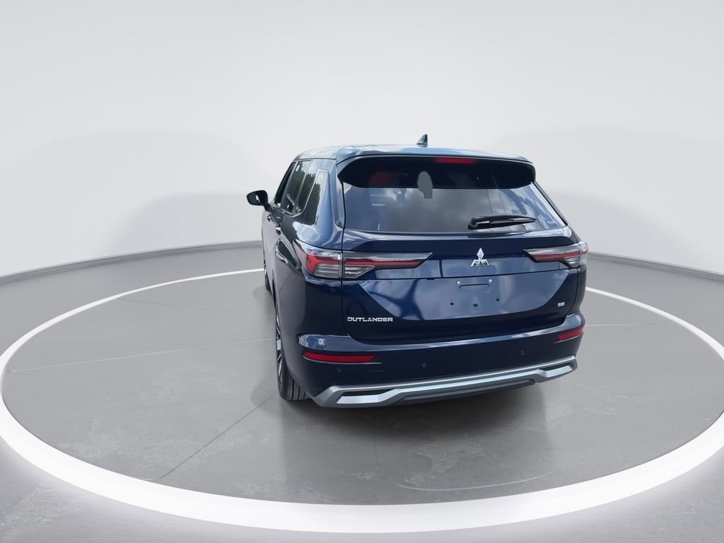 Used 2025 Mitsubishi Outlander SE image 7