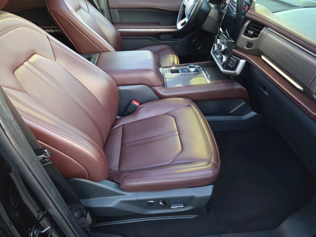 Used 2024 Ford Expedition Limited RWD image 6