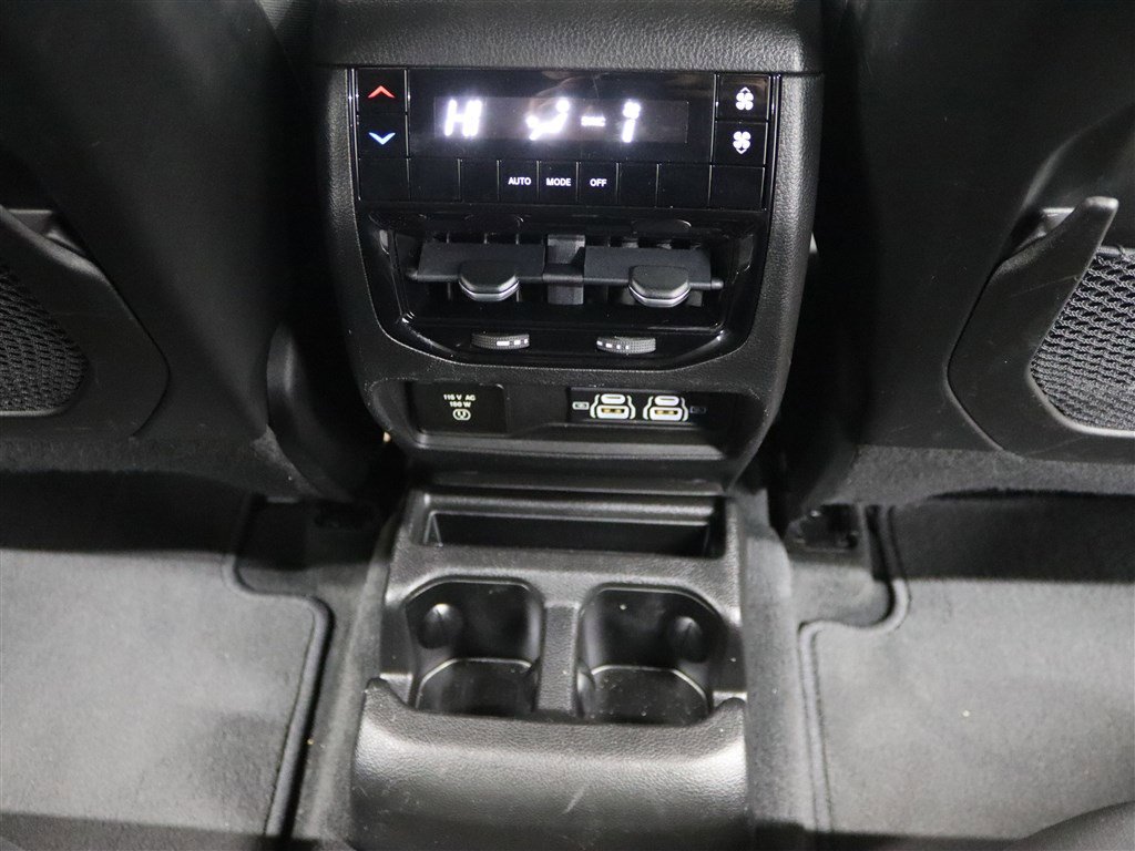 Used 2022 Jeep Grand Cherokee L Laredo w/ Luxury Tech Group I AWD/4WD image 20