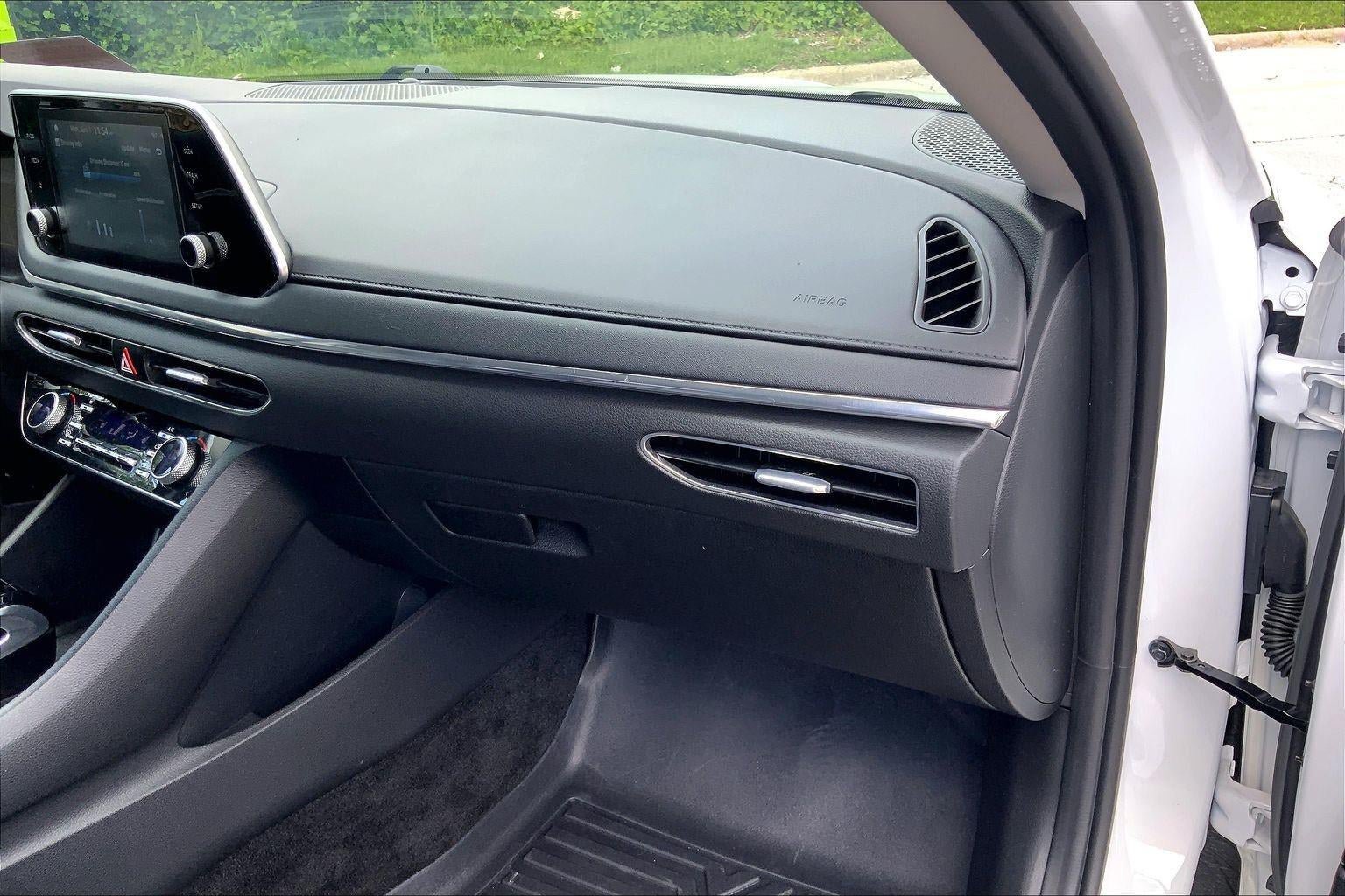 Used 2020 Hyundai Sonata SEL w/ Premium + Sunroof Package FWD image 17