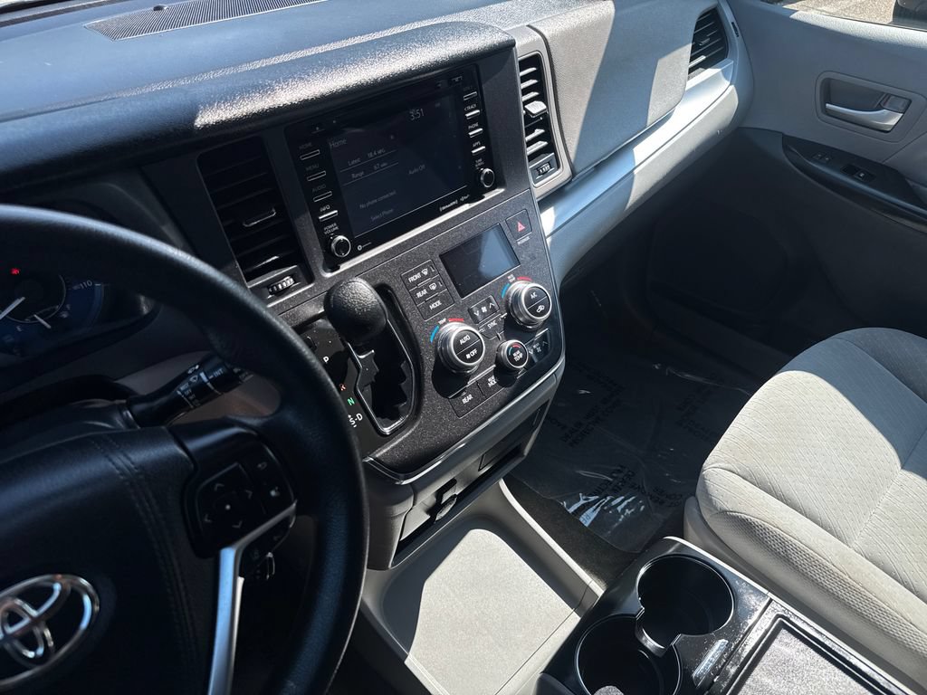 Used 2018 Toyota Sienna LE AWD/4WD image 22