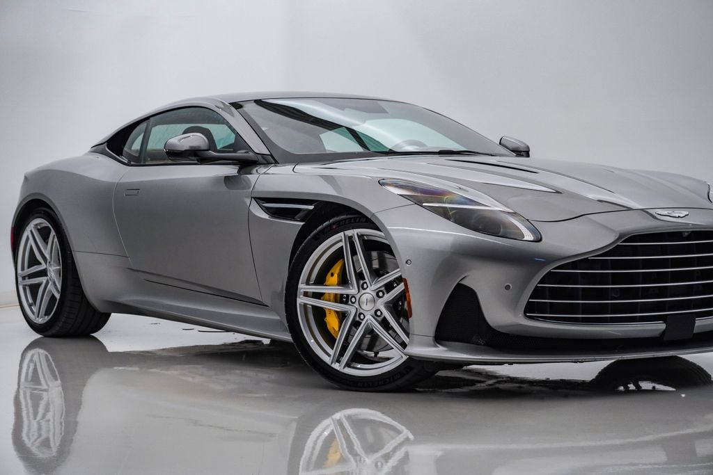 Used 2025 Aston Martin DB12 Coupe RWD video 2