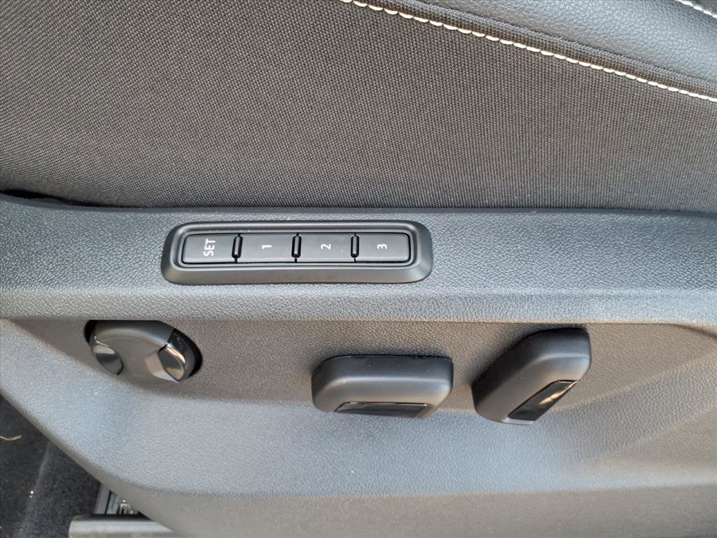 New 2026 Volkswagen Atlas Cross Sport SEL image 14