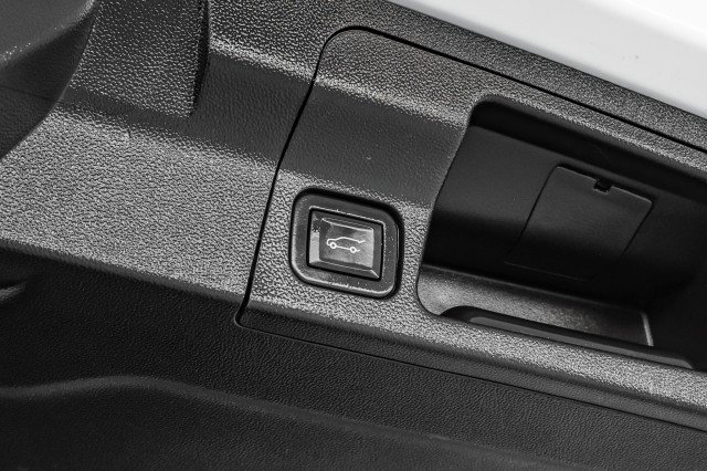 Used 2023 GMC Acadia SLT image 49