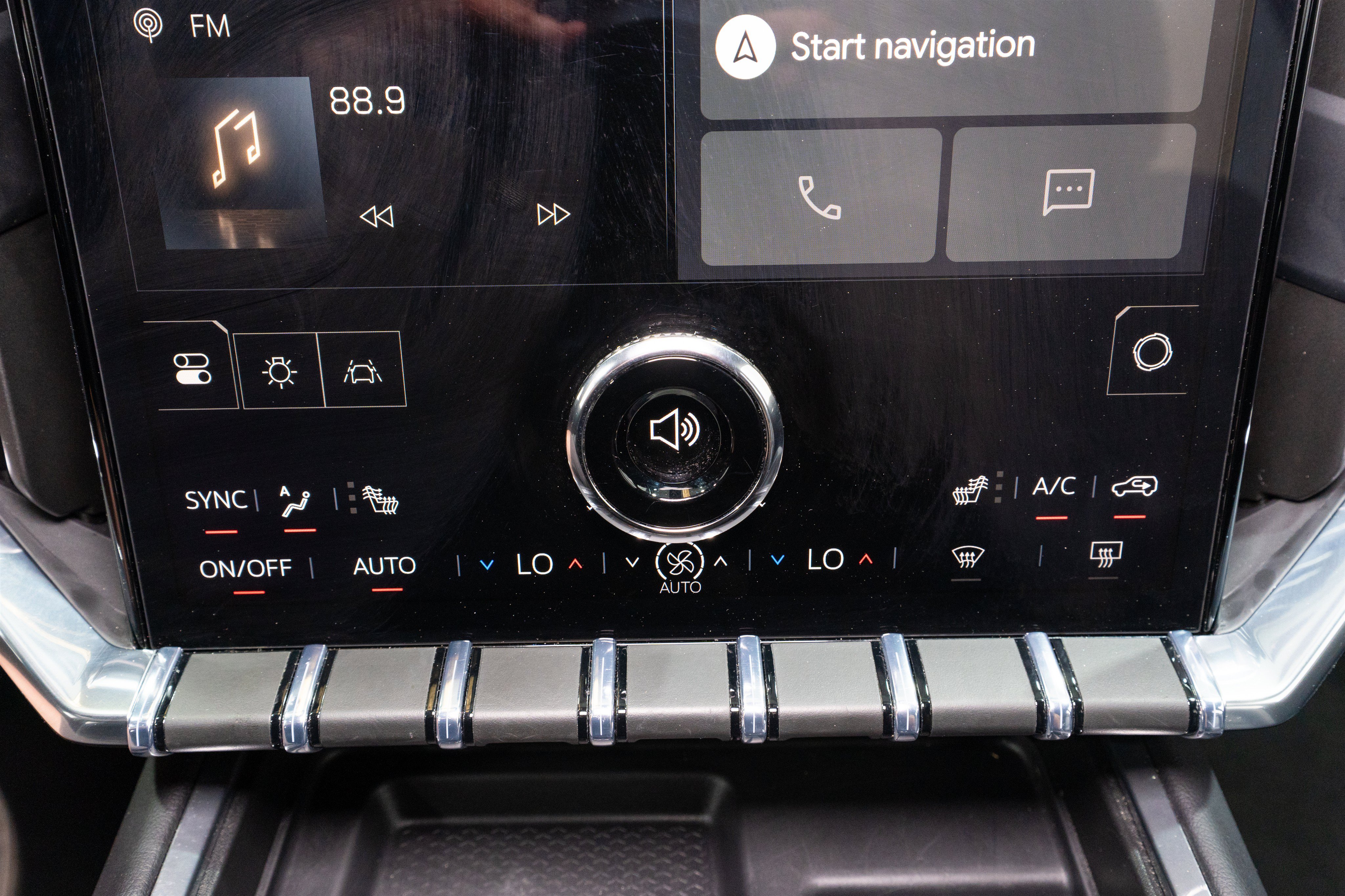 Used 2026 GMC Acadia Elevation w/ Elevation Premium Package FWD image 22