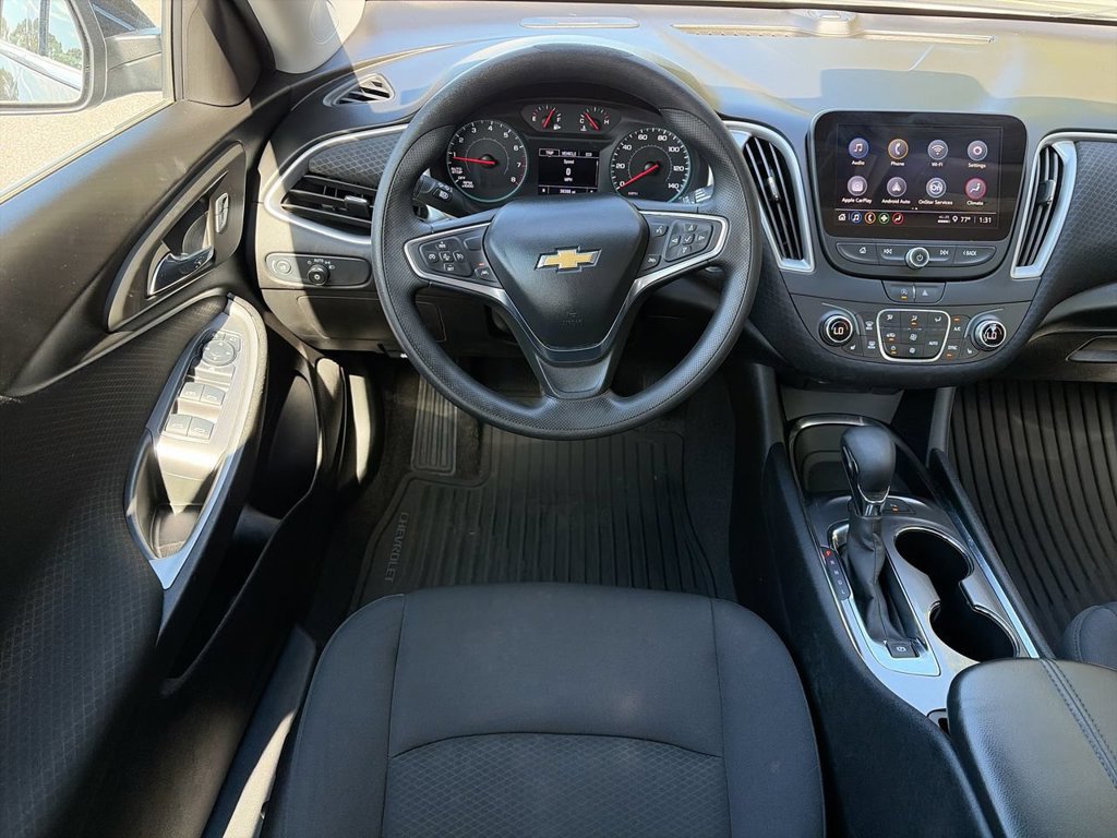Used 2025 Chevrolet Malibu LT FWD image 13