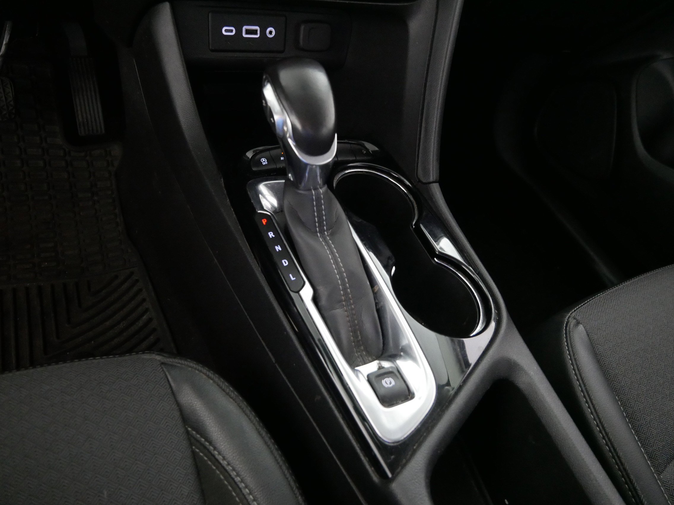 Used 2021 Buick Encore GX Preferred w/ Cold Weather Comfort Package image 24