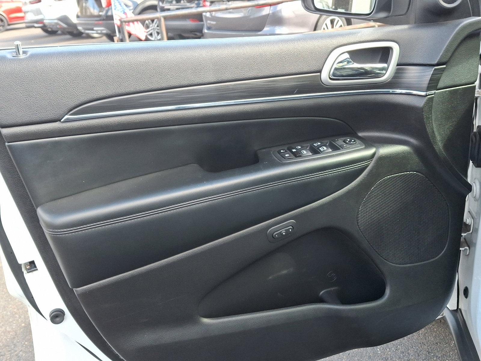 Used 2020 Jeep Grand Cherokee Limited w/ Luxury Group II image 12