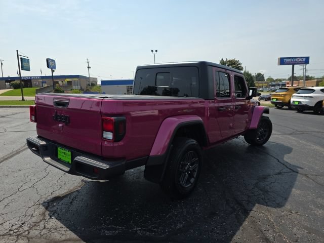 Used 2024 Jeep Gladiator Sport AWD/4WD image 8