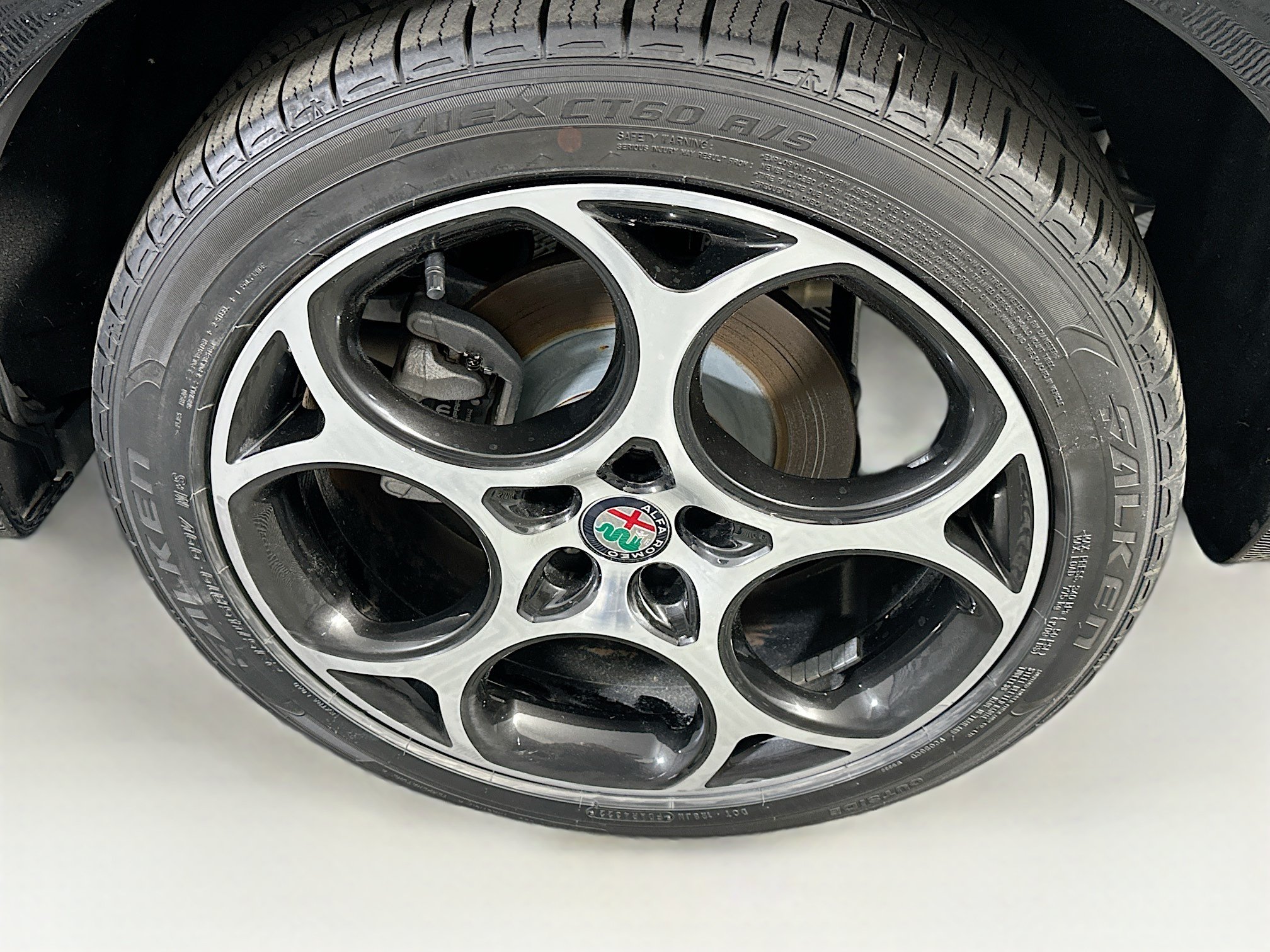 Used 2024 Alfa Romeo Tonale Ti w/ Premium Interior Package AWD/4WD image 11
