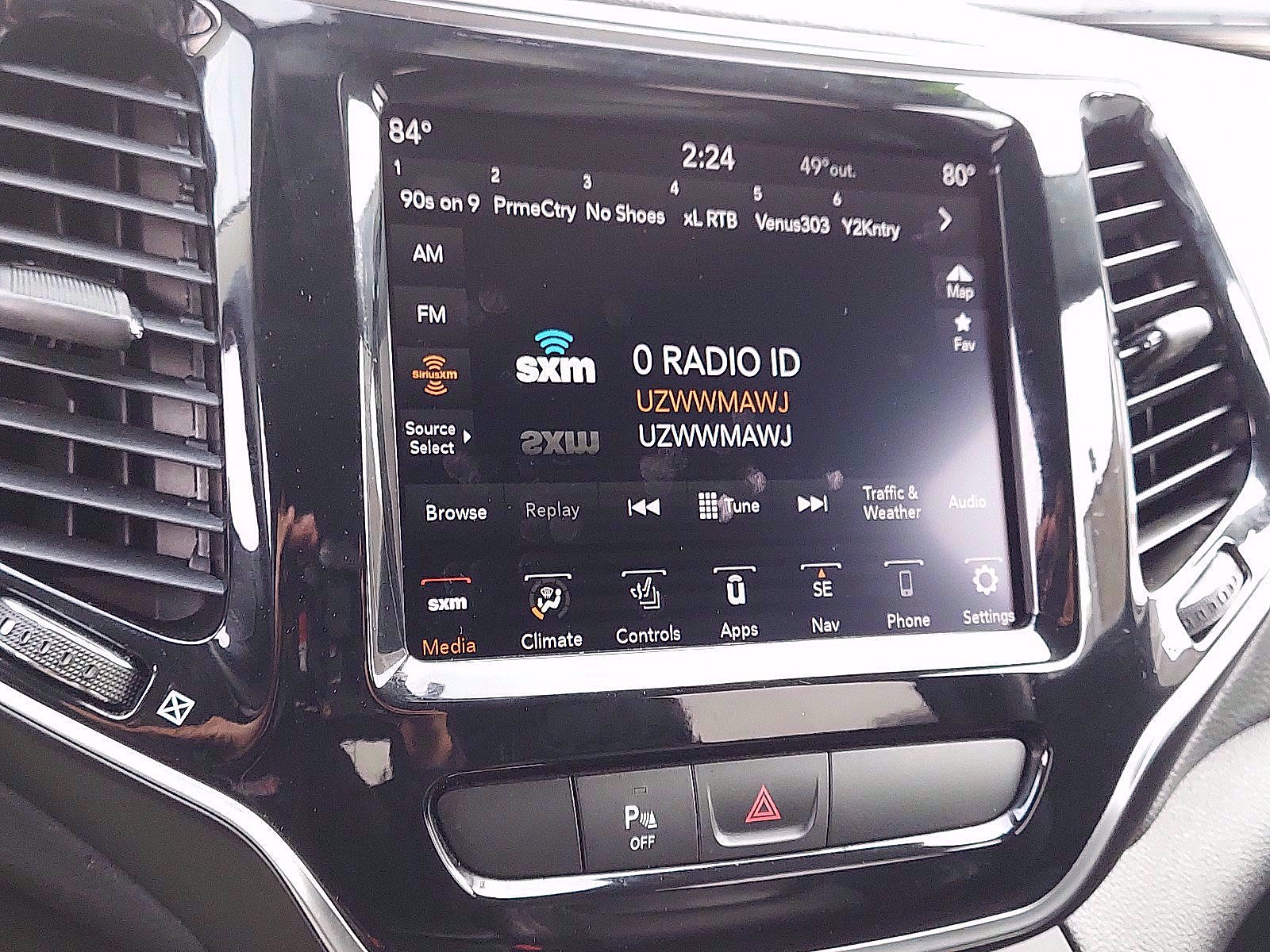 Used 2019 Jeep Cherokee Limited AWD/4WD image 17