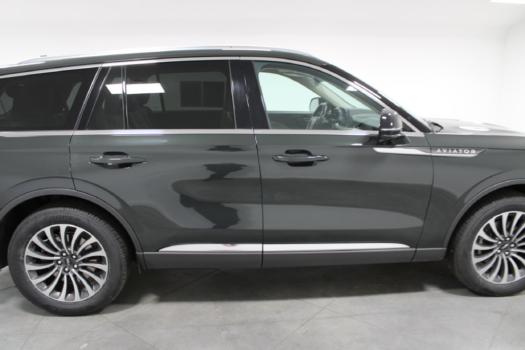 Used 2023 Lincoln Aviator Reserve w/ Equipment Group 201A AWD/4WD image 11
