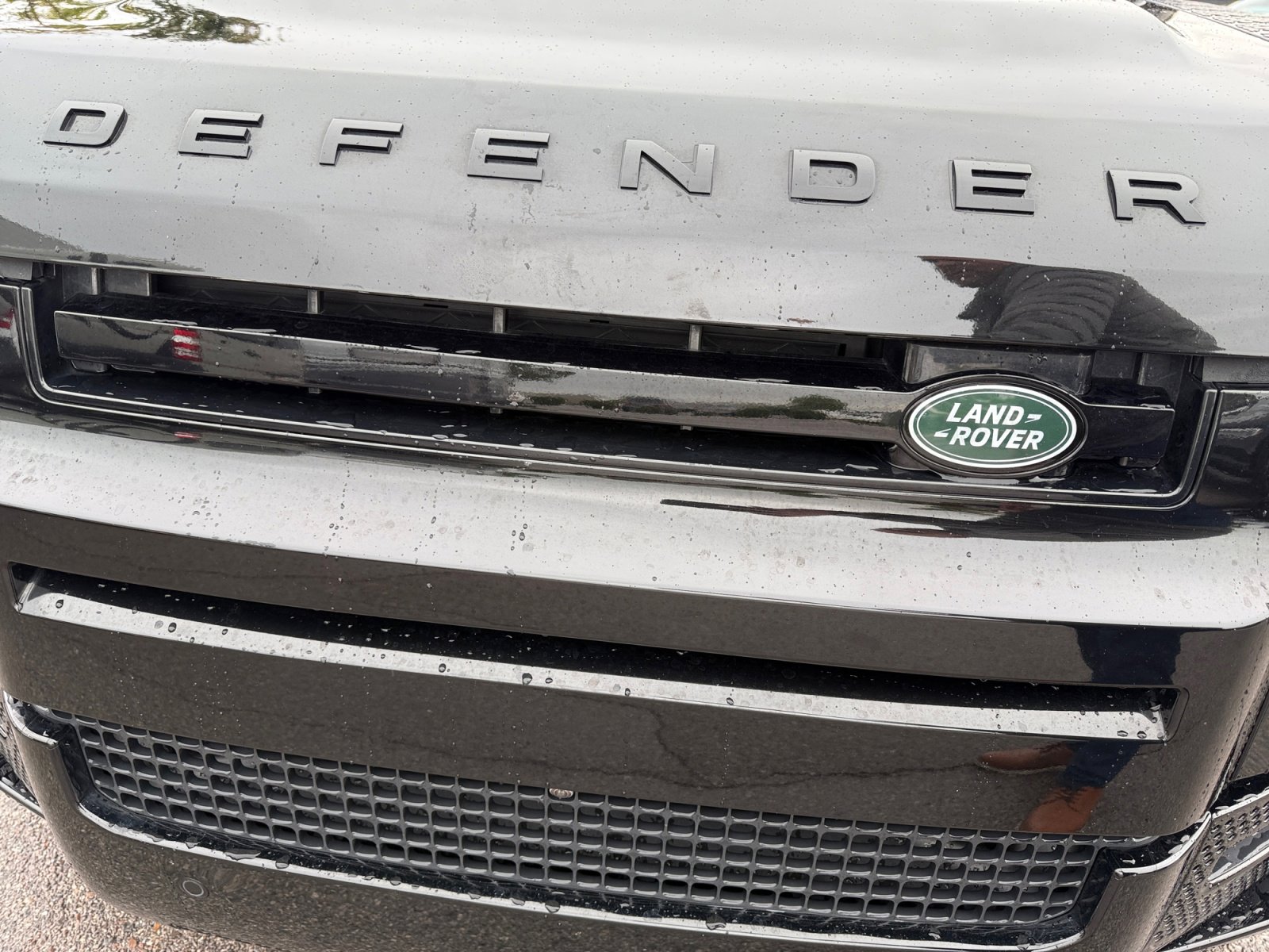 Used 2024 Land Rover Defender 110 X-Dynamic SE AWD/4WD image 26