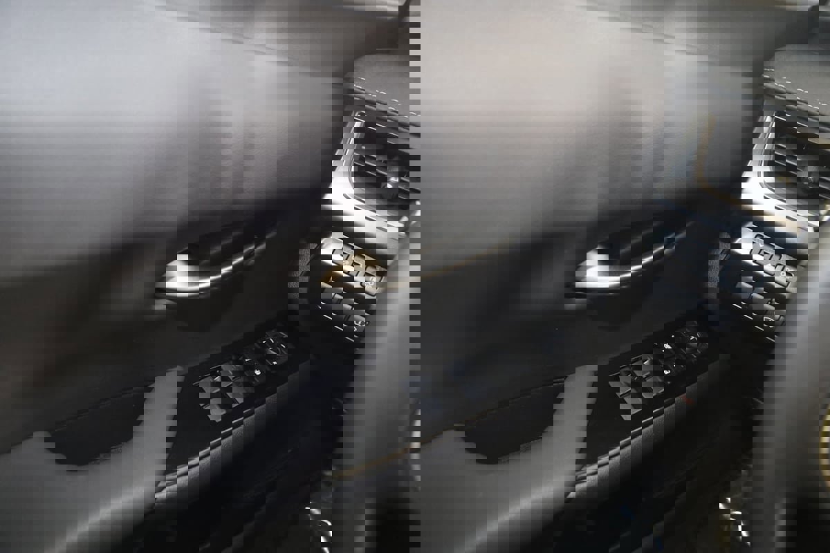 Used 2023 Lexus UX 250h AWD w/ Accessory Package (Z2) image 27