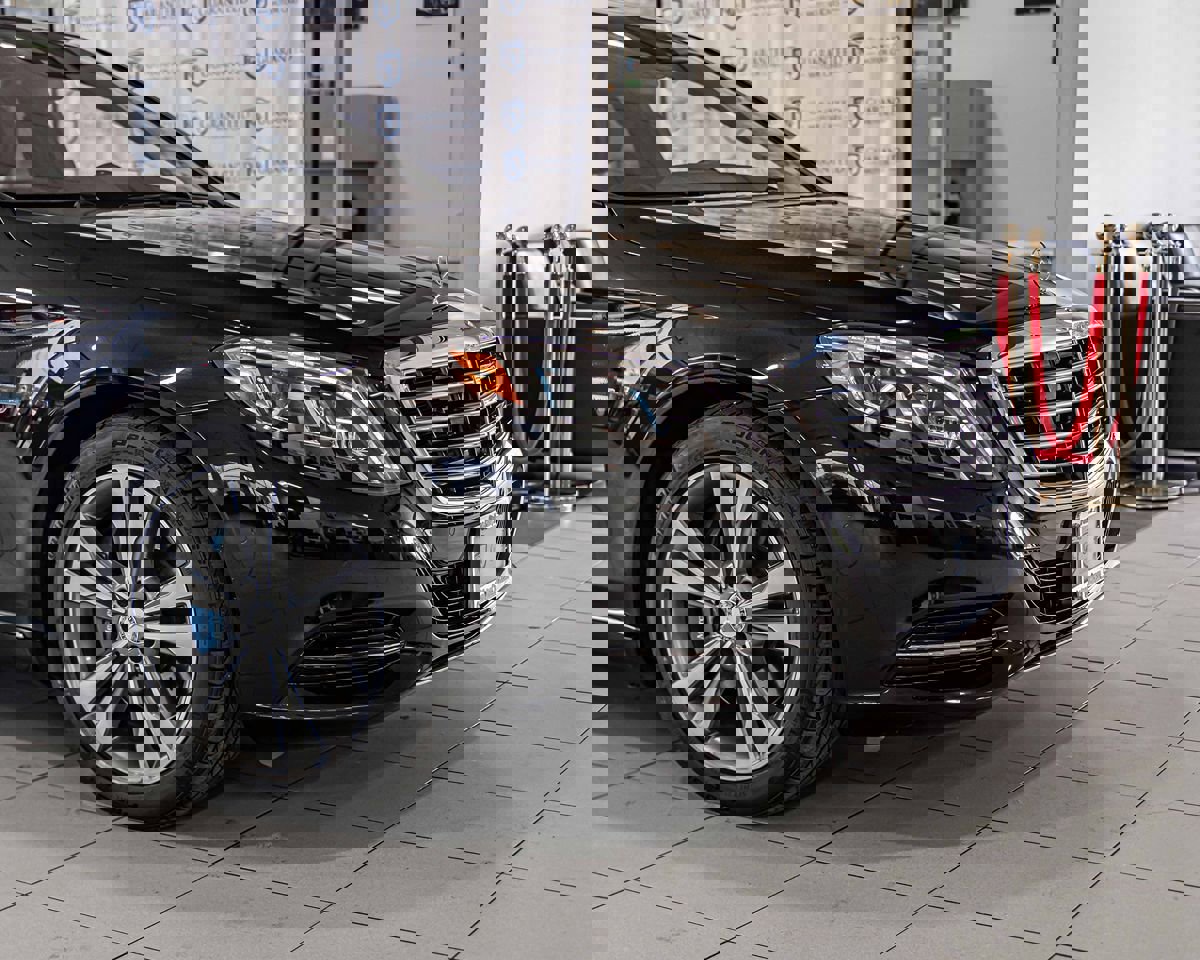 Used 2017 Mercedes-Benz S 550e Sedan w/ Premium Package image 4