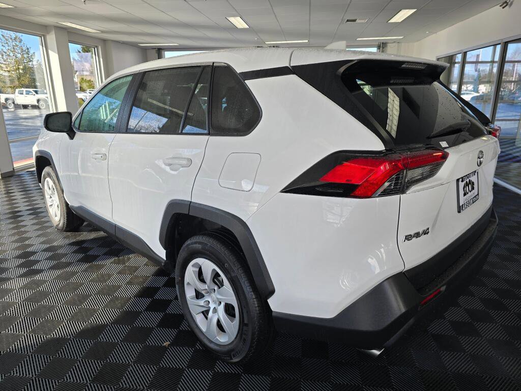 Used 2025 Toyota RAV4 LE image 5
