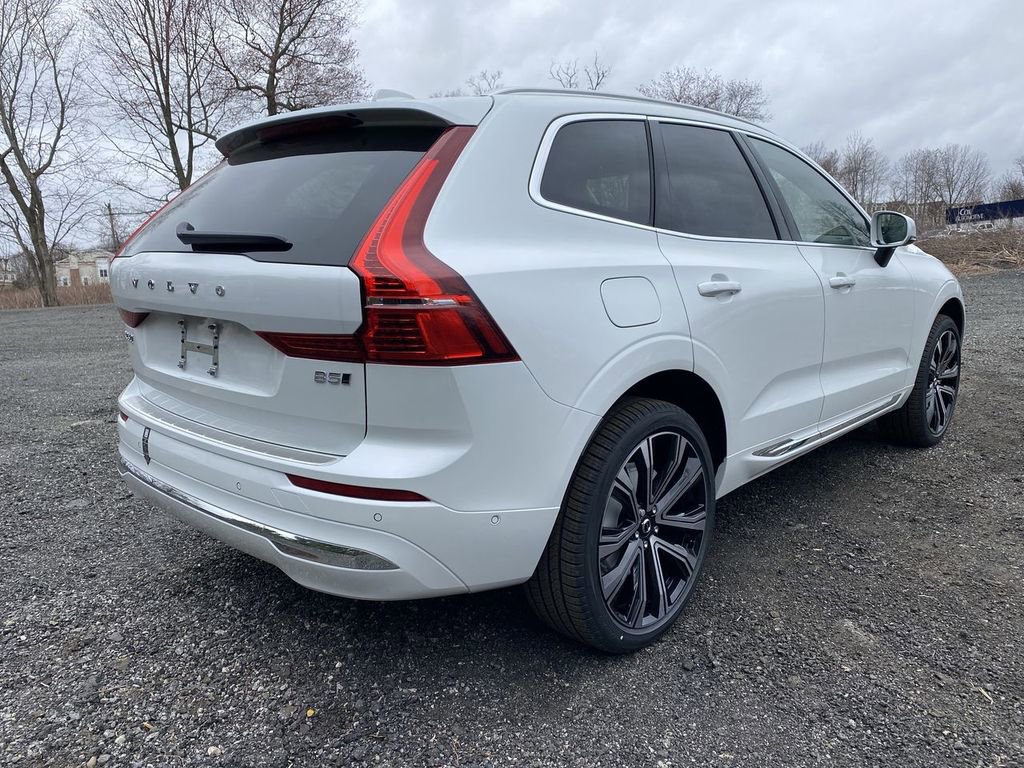 Used 2023 Volvo XC60 B5 Ultimate w/ Climate Package AWD/4WD image 7