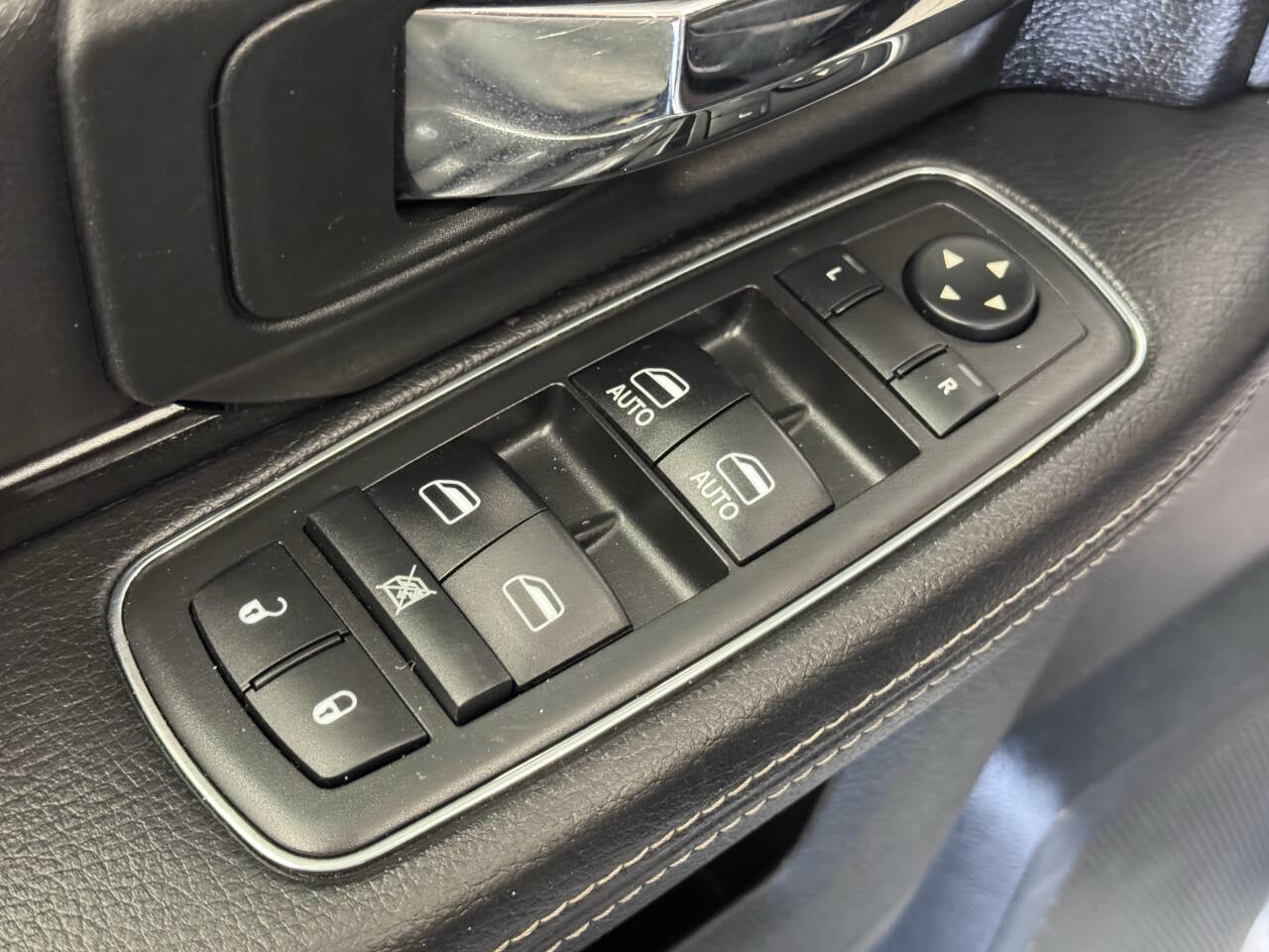 Used 2017 RAM 1500 Rebel image 21