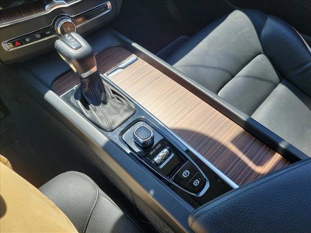 Used 2021 Volvo XC60 T5 Momentum w/ Advanced Package image 22